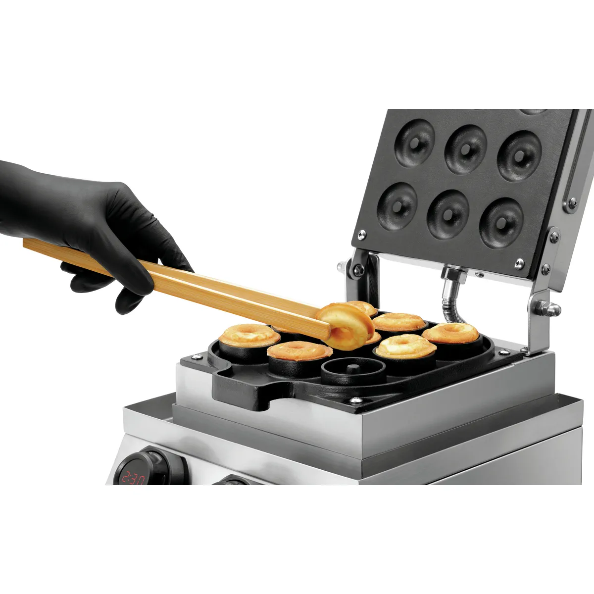 Bartscher 370274 Waffeleisen Donut fertige Donuts werden aus dem Gerät genommen